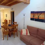 Ciudad Jardin Διαμέρισμα *